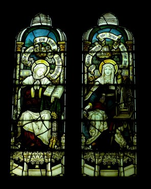 베타니아의 성녀 마리아와 마르타_photo by Story book_in the church of St Thomas the Apostle in Killinghall_England.jpg